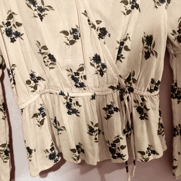 Blouse - Picture 2 of 4